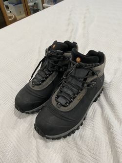 Snow boots