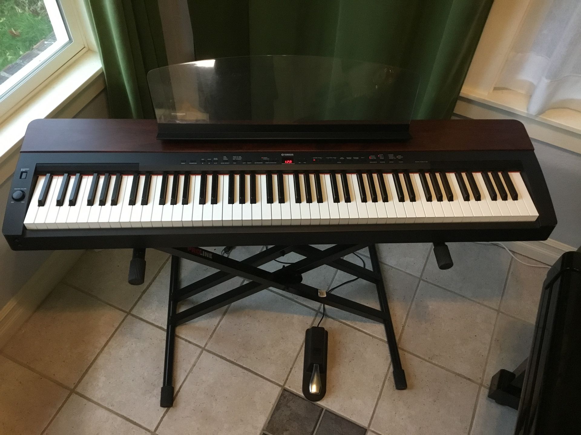 Yamaha 88-key Weighted Action Digital Keyboard 