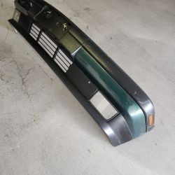 89-95 BMW 535i Front Bumper Completo