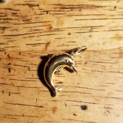 18K SOLID GOLD DOLPHIN PENDANT 