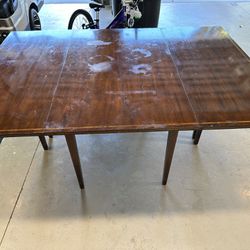 Mahogany Antique dining room Table - Lammert Furniture Co