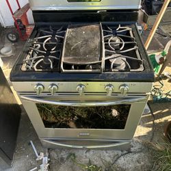 Frigidaire Gallery Gas Range 