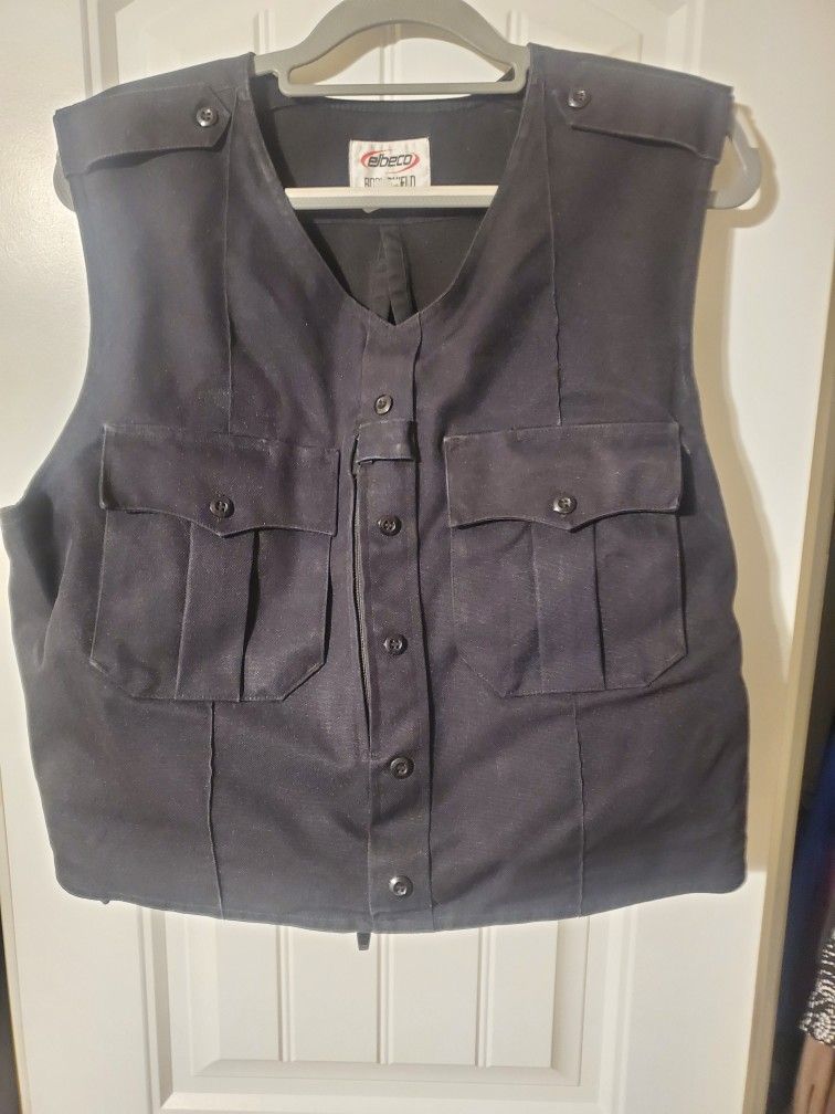 Elbeco Outer Vest Carrier