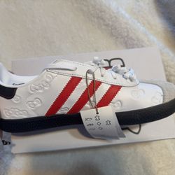 HELLO KITTY ADIDAS GAZELLE 