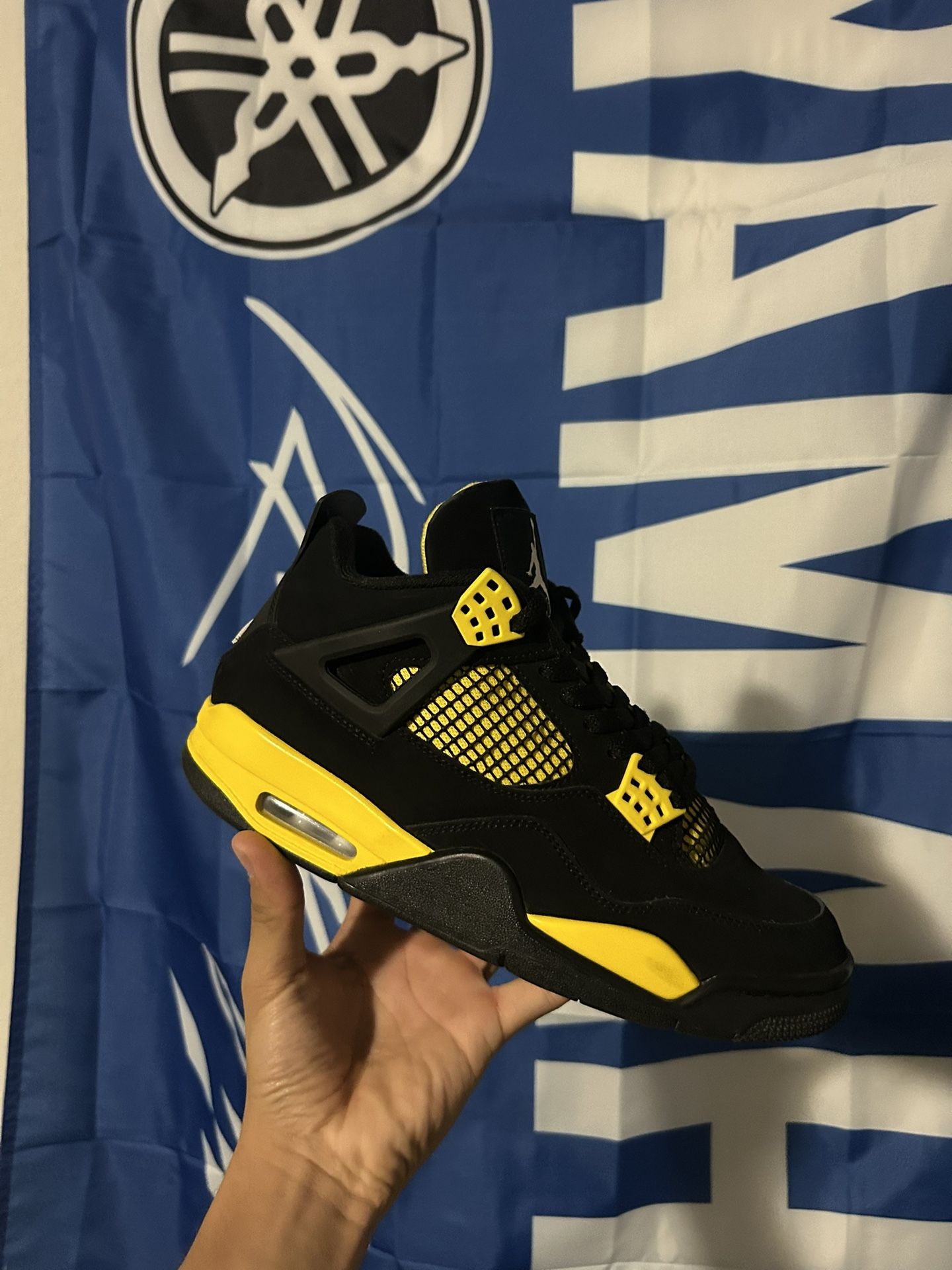 retro jordan 4 “thunder”