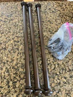 3 curtain rods - 28-40 inch