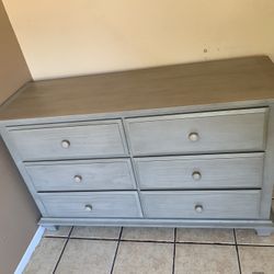 Wood 6 Drawer Dresser