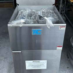 Propane NAKS Gas Fryer 150,000 BTU, Model GF4150, 32.7" x 24.1" x 33.9"  Comes with 2 large baskets 