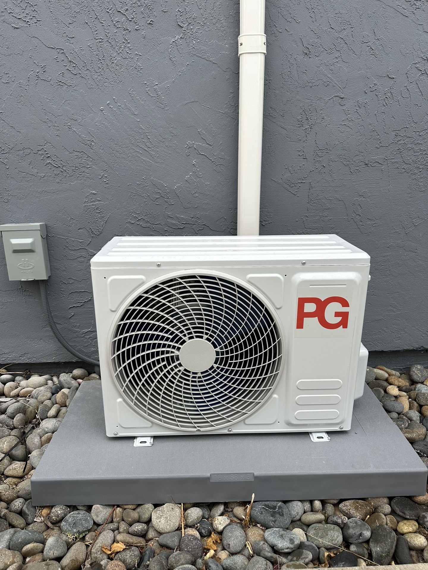 Summer Sale! Energy Efficient 12,000 BTU Mini Split AC/Heater – Brand New in Box