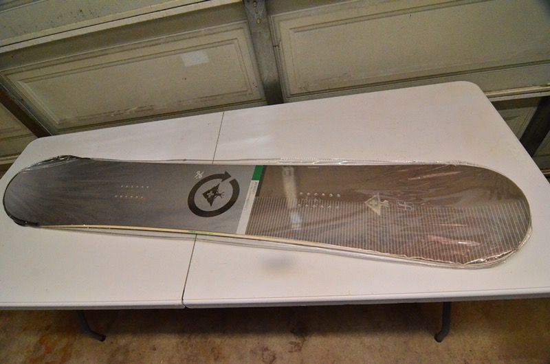 Brand new rare only 150 made forum lrg collaboration 157cm snowboard