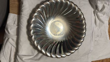Silver-Tone Swirl Decorative Bowl