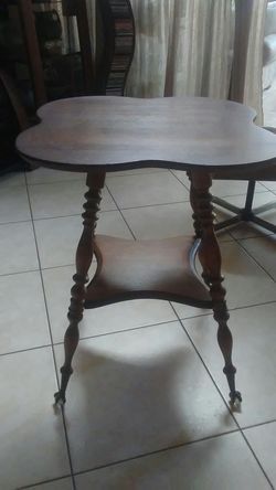 Spectacular Oak Ball & Claw Parlor Table