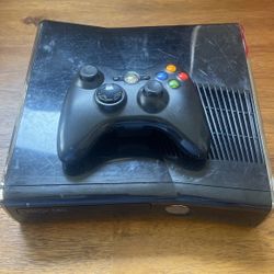 Xbox 360 With Controller 5 Game Bundle