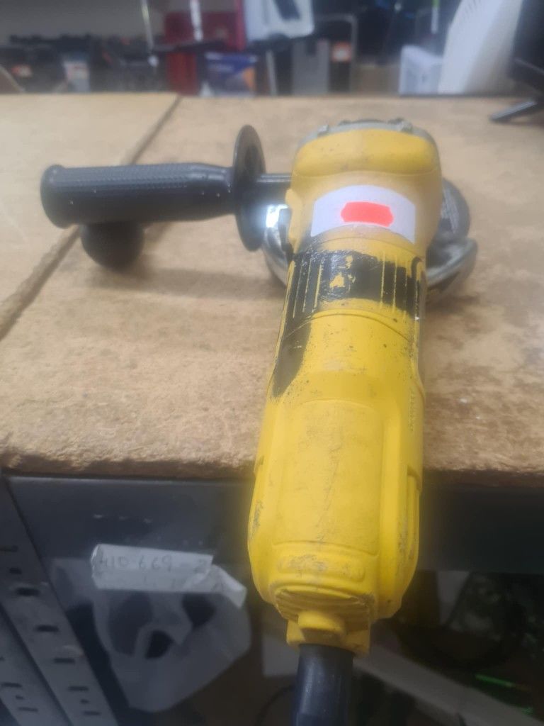 DEWALT Angle Grinder, One-Touch Guard, 4-1/2 -InchÂ