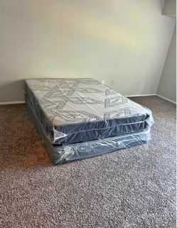 Full mattress and boxsprings