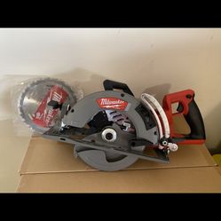 M18 FUEL 18-Volt Lithium-Ion Cordless 7-1/4 in. Rear Handle Circular Saw (Tool-Only)