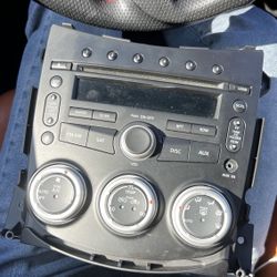 Radio Stereo CD Player receiver head unit for Nissan 370z 