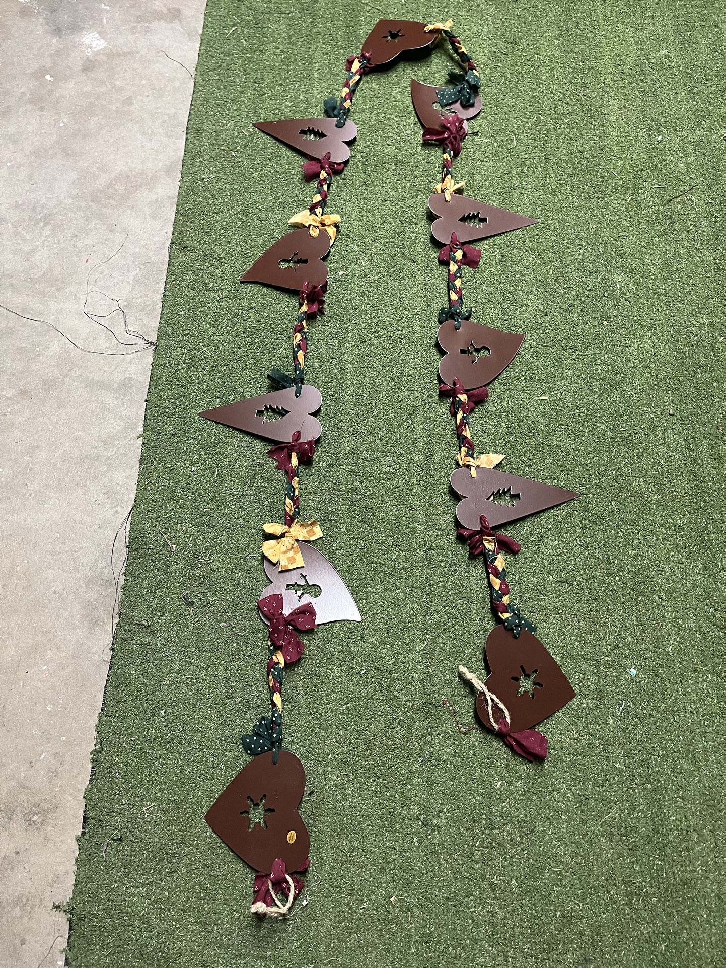 METAL CHRISTMAS GARLAND and METAL STAR HOOKS  $10 