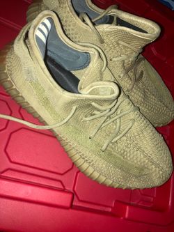 yeezy sulfur size 10