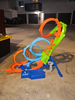 Hot Wheels Large Loop Track Set