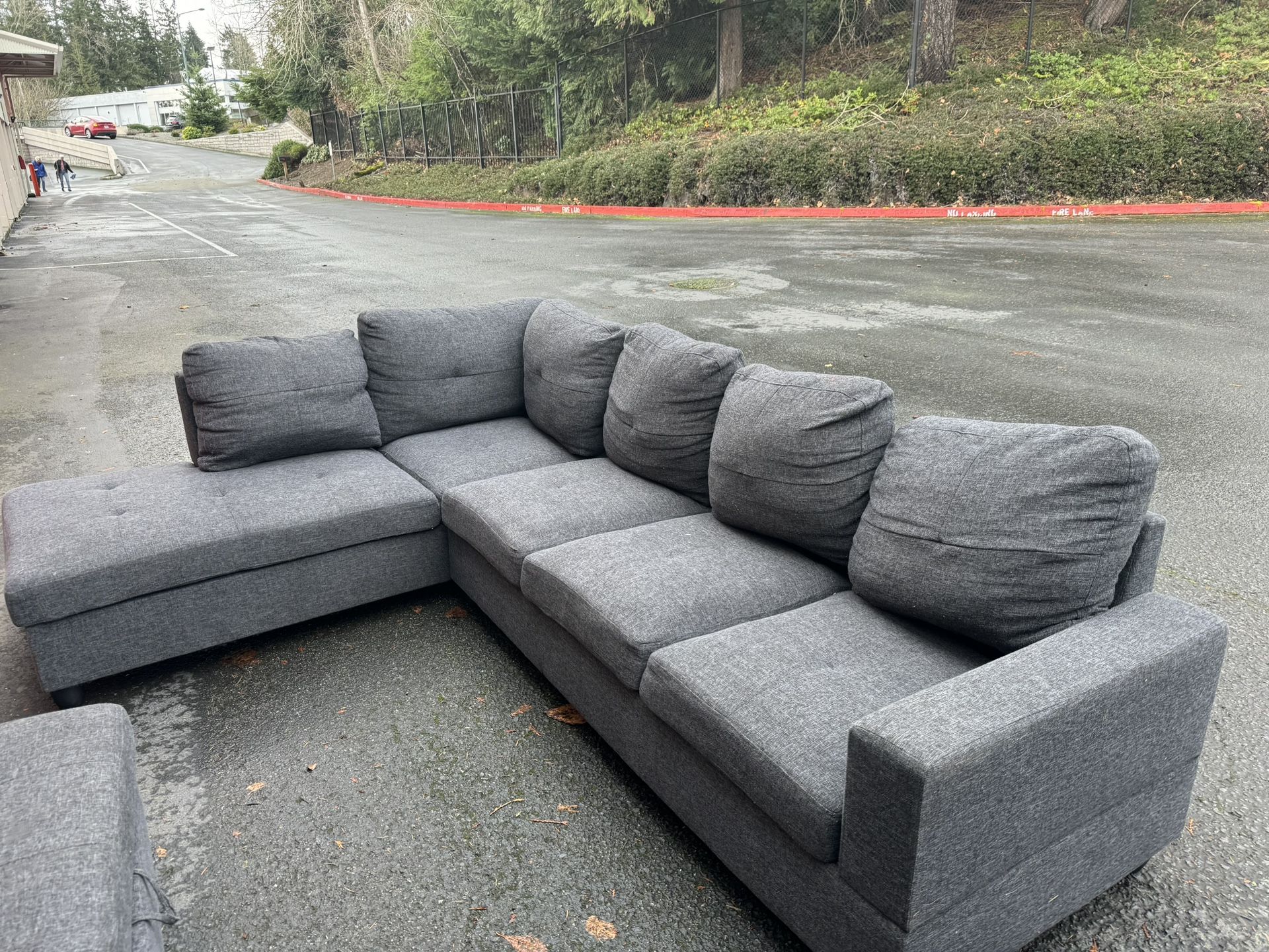 Sectional Couch Sofa (Free Delivery ) for Sale in Kirkland, WA OfferUp