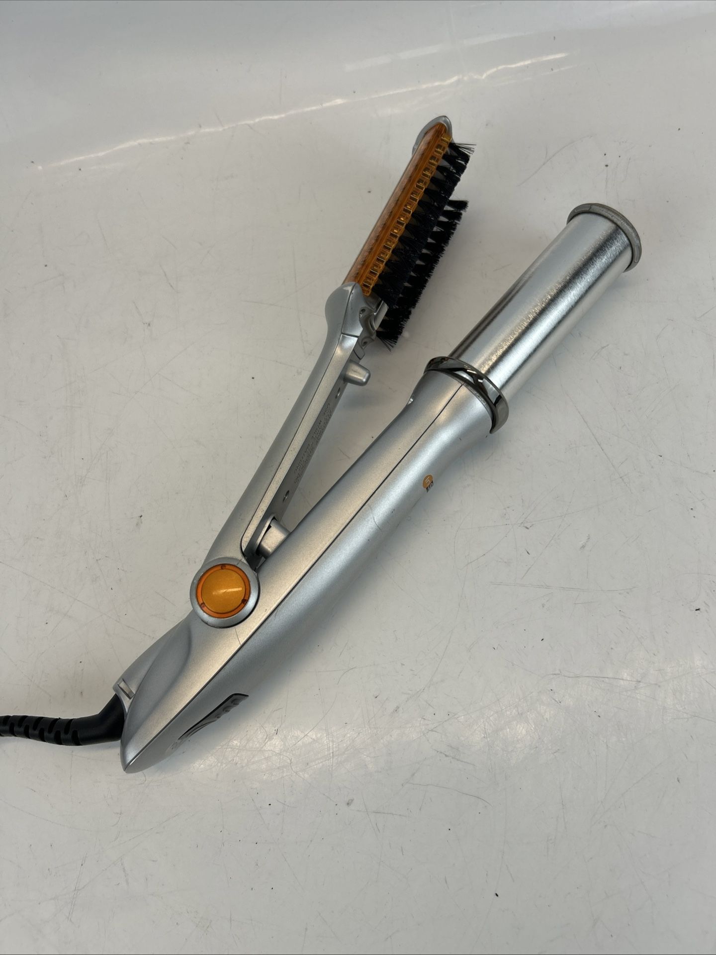 InStyler Rotating Hair Straightening Curling Hot Iron 1 1/4" IS1001-rotates 1way