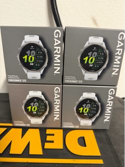 Garmin Forerunner 970 - Titanium with Whitestone/Amp Yellow Band