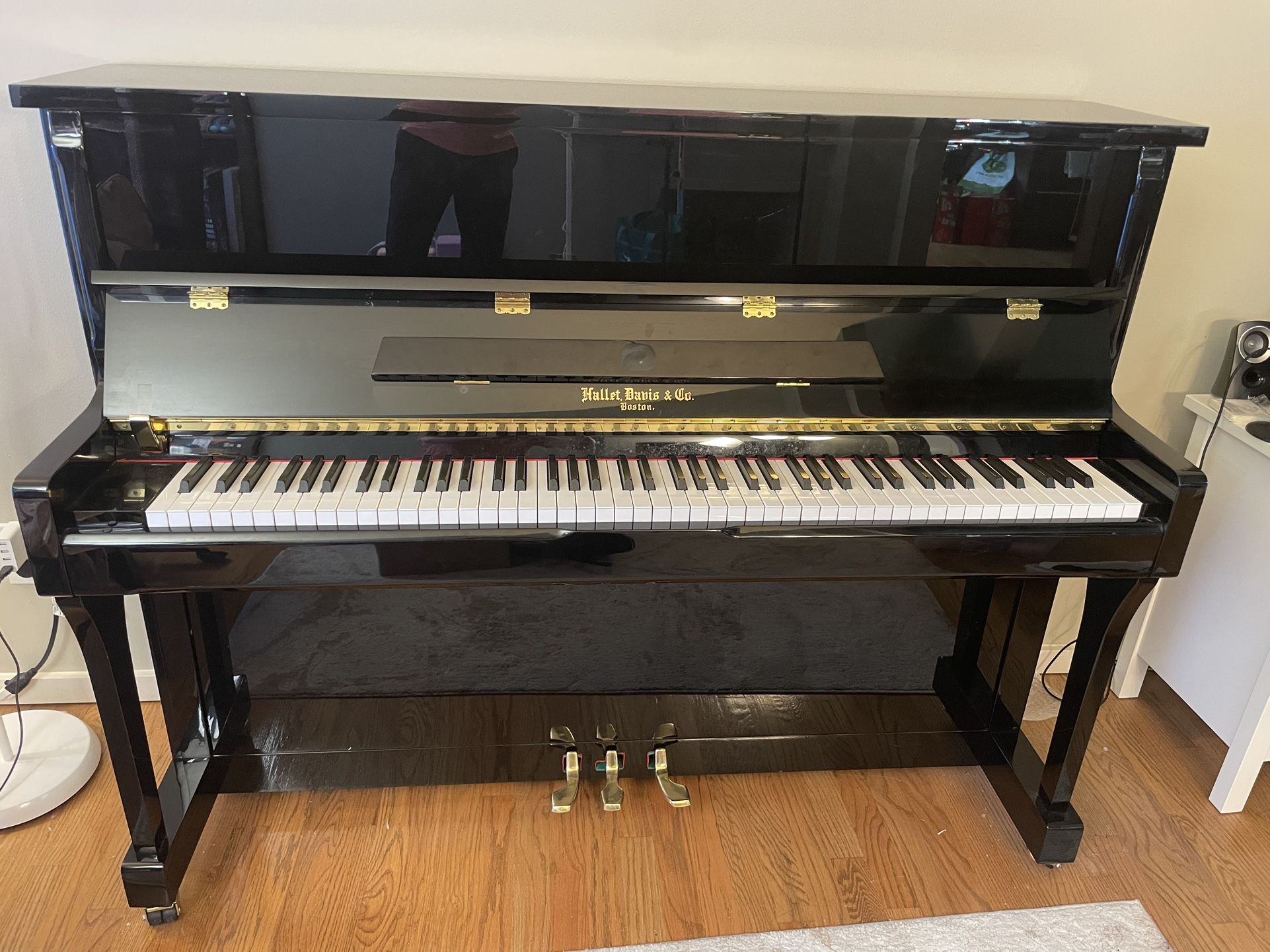 Hellet Davis Upright Piano