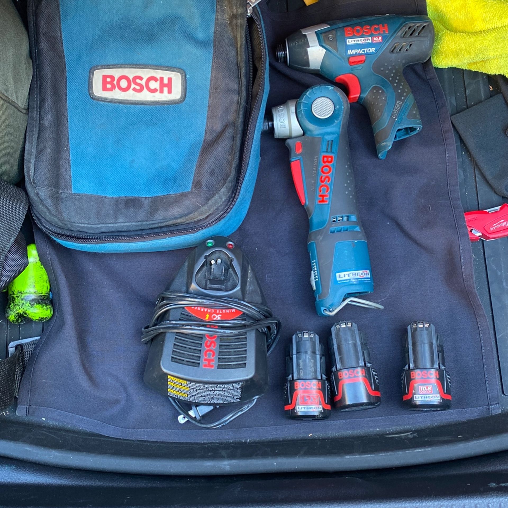 Bosch I-driver, Impactor Charger & 3 Batteries