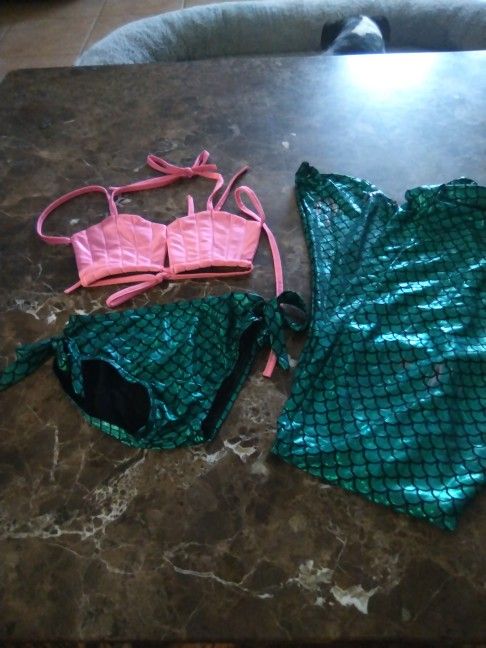 Girls Size 6-7 Mermaid Bikini 