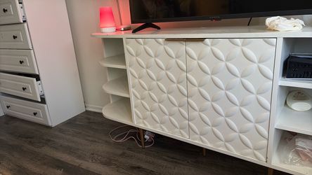 Free TV stand (u would have to carry down 1 flight of stairs and to the outside)