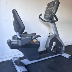 Matrix R-3x/5x/7x Recumbent Bike