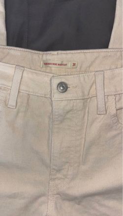 Levi’s 725 high rise bootcut size 31