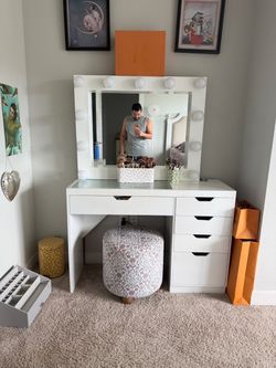 White Makeup Vanity Desk with Hollywood Mirror