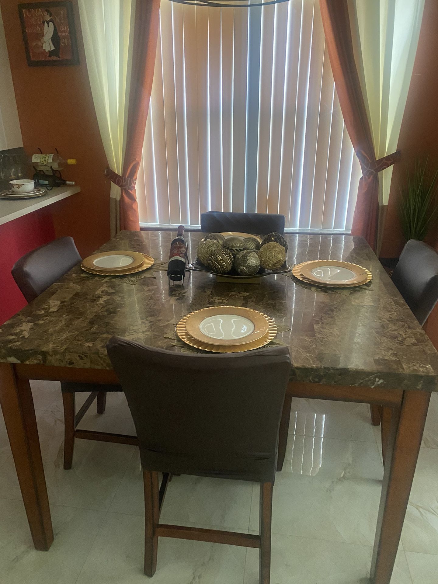 Dining Room Table With 4 Chair