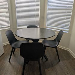 Kitchen Table & Chairs
