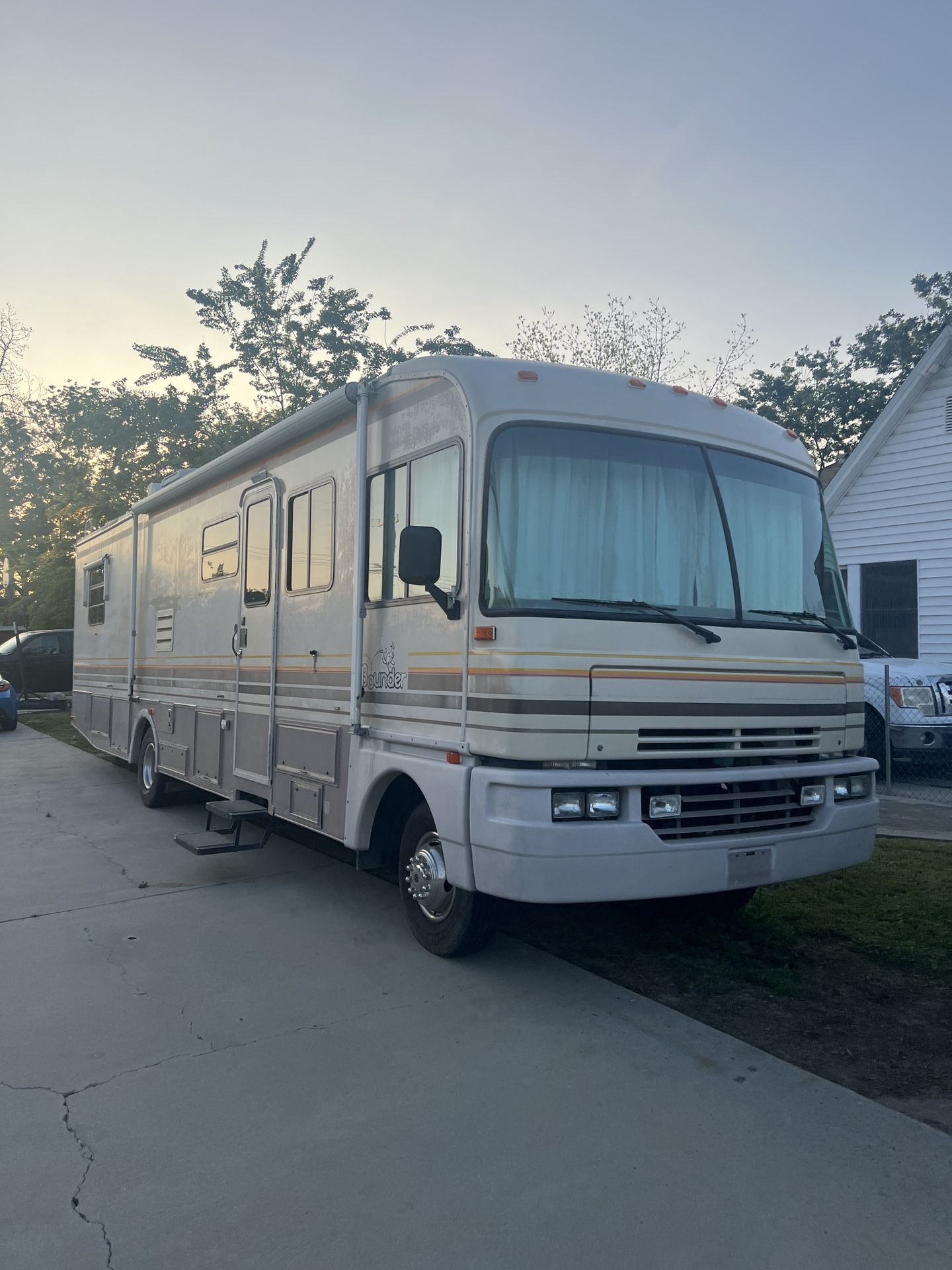 1993 Fleetwood Bounder