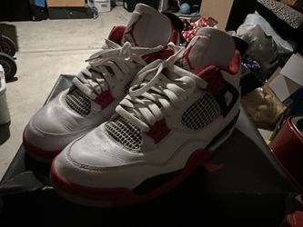 Jordan 4 Retro Fire Red