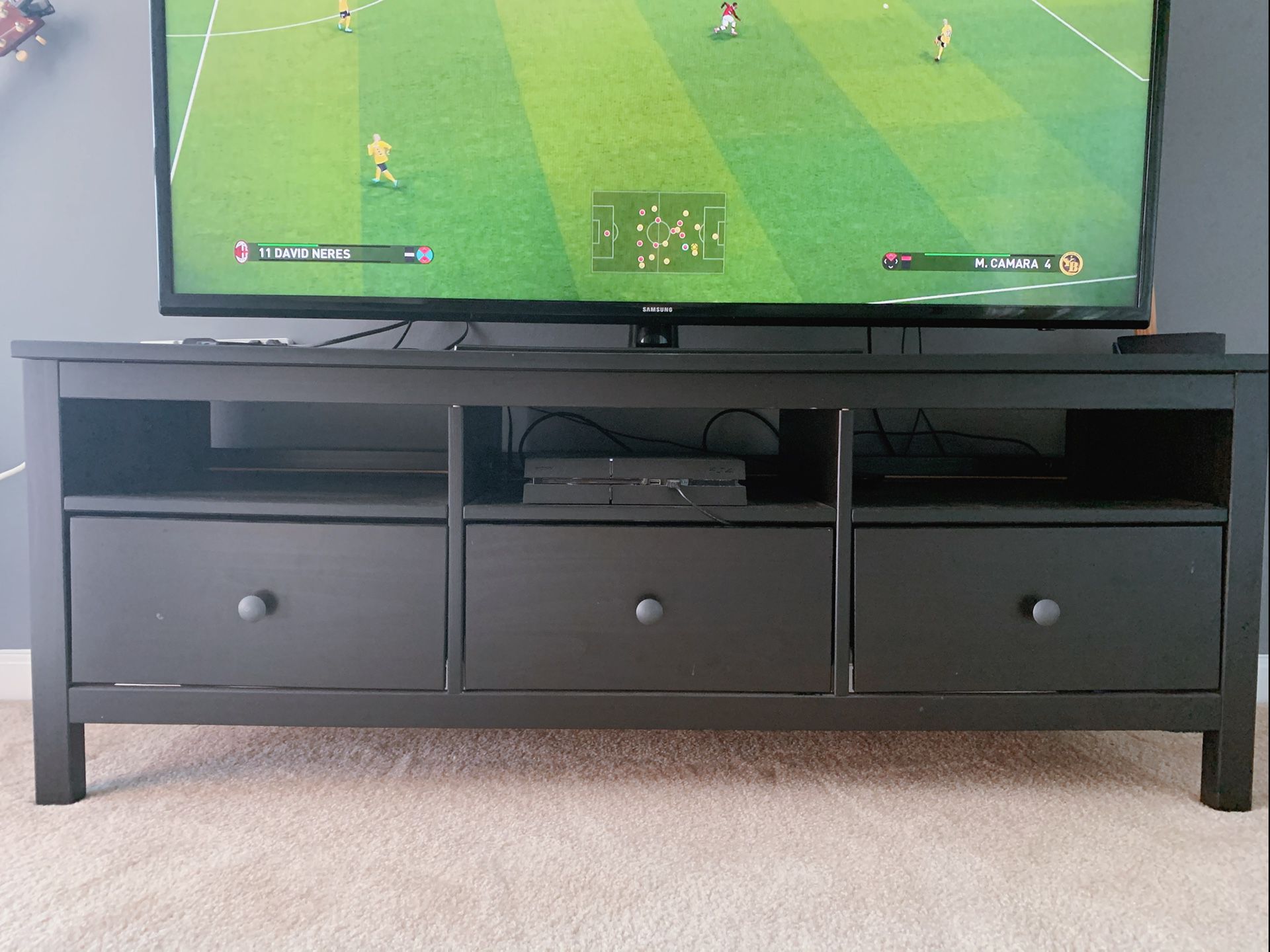 TV stand for sale, great quality and condition. Like new.
