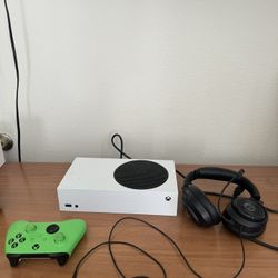 Xbox One Series, Controller, Headset, NCAA Football25