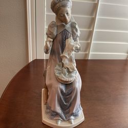 Llardo Figurine