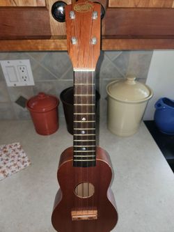 Solid Mahogany Hawaiian Soprano Ukelele Good Tone & Sustain