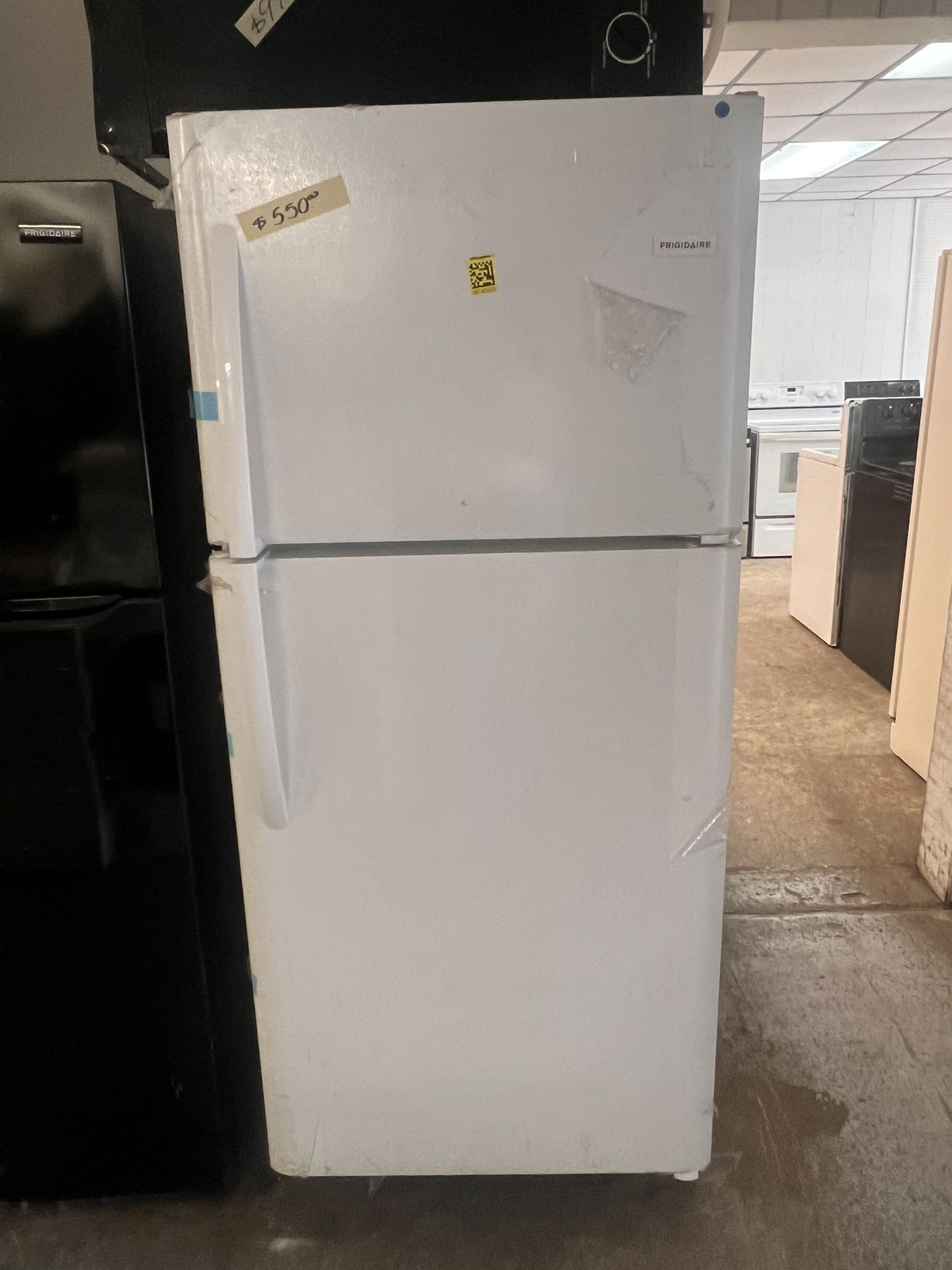 New Open Box Top Freezer Refrigerator In White 20 Cu Ft