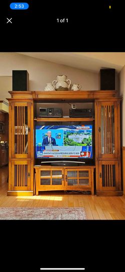 Entertainment center