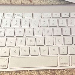 Apple Wireless Keyboard And Mouse 