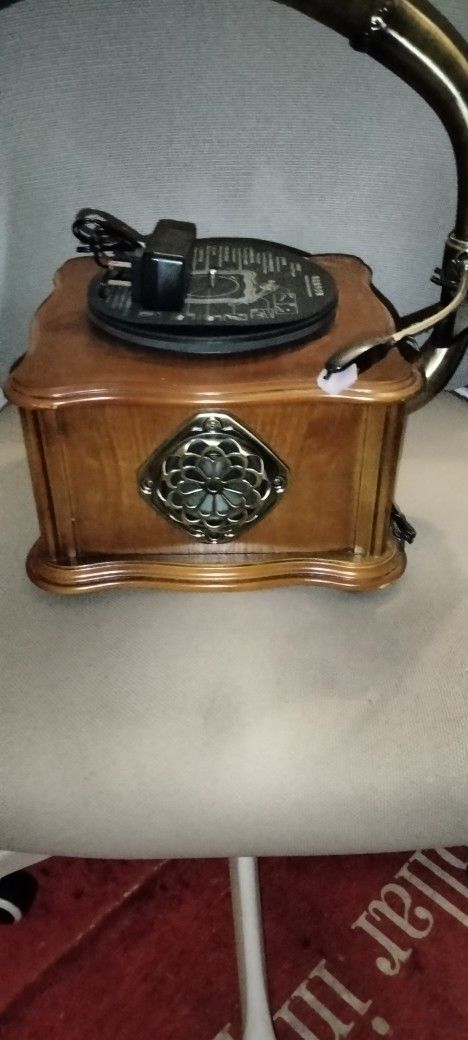 Record Player Bluetooth Speaker And Radio