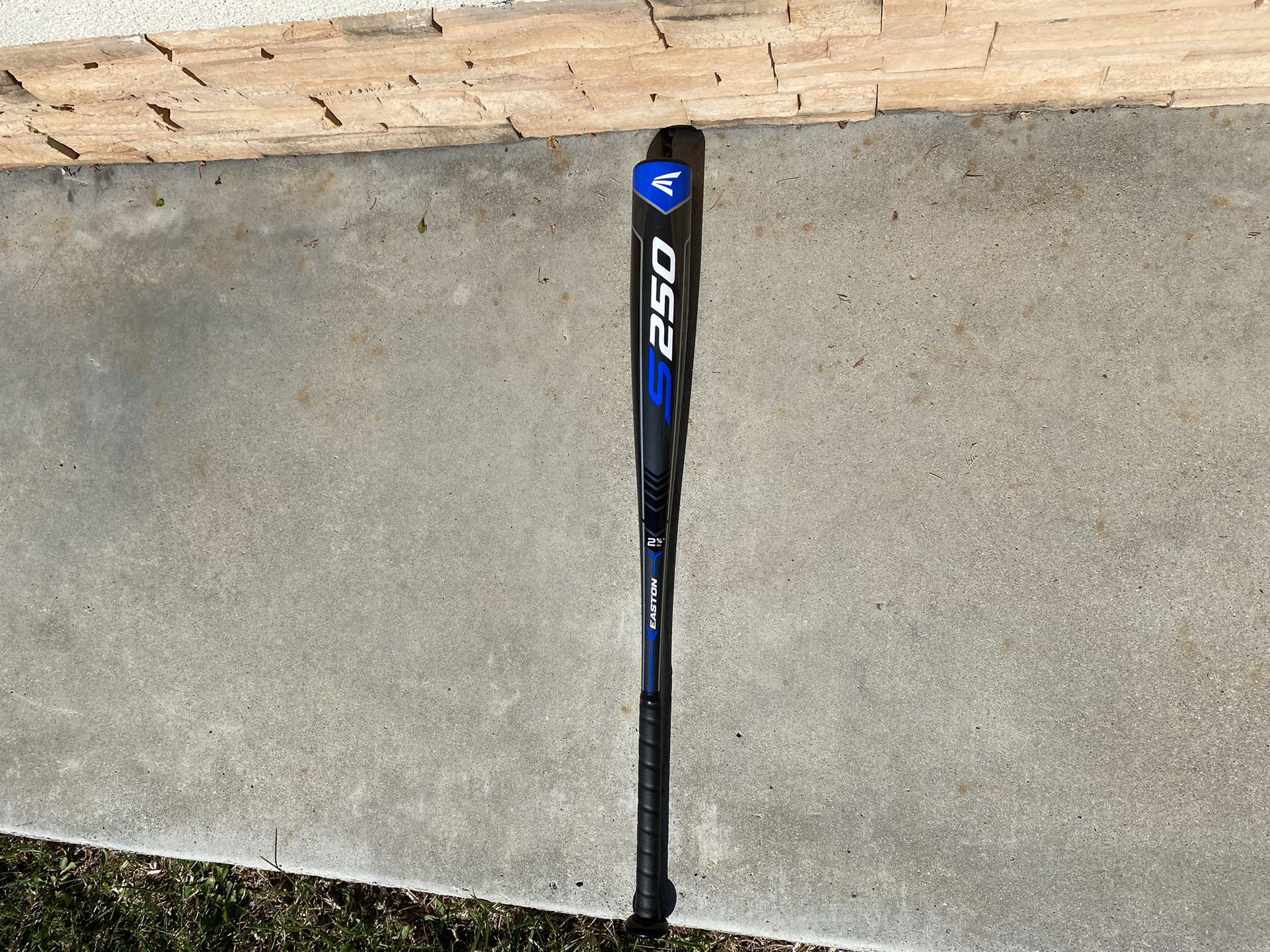 33” Easton baseball Bat  Like new   Never Been Used