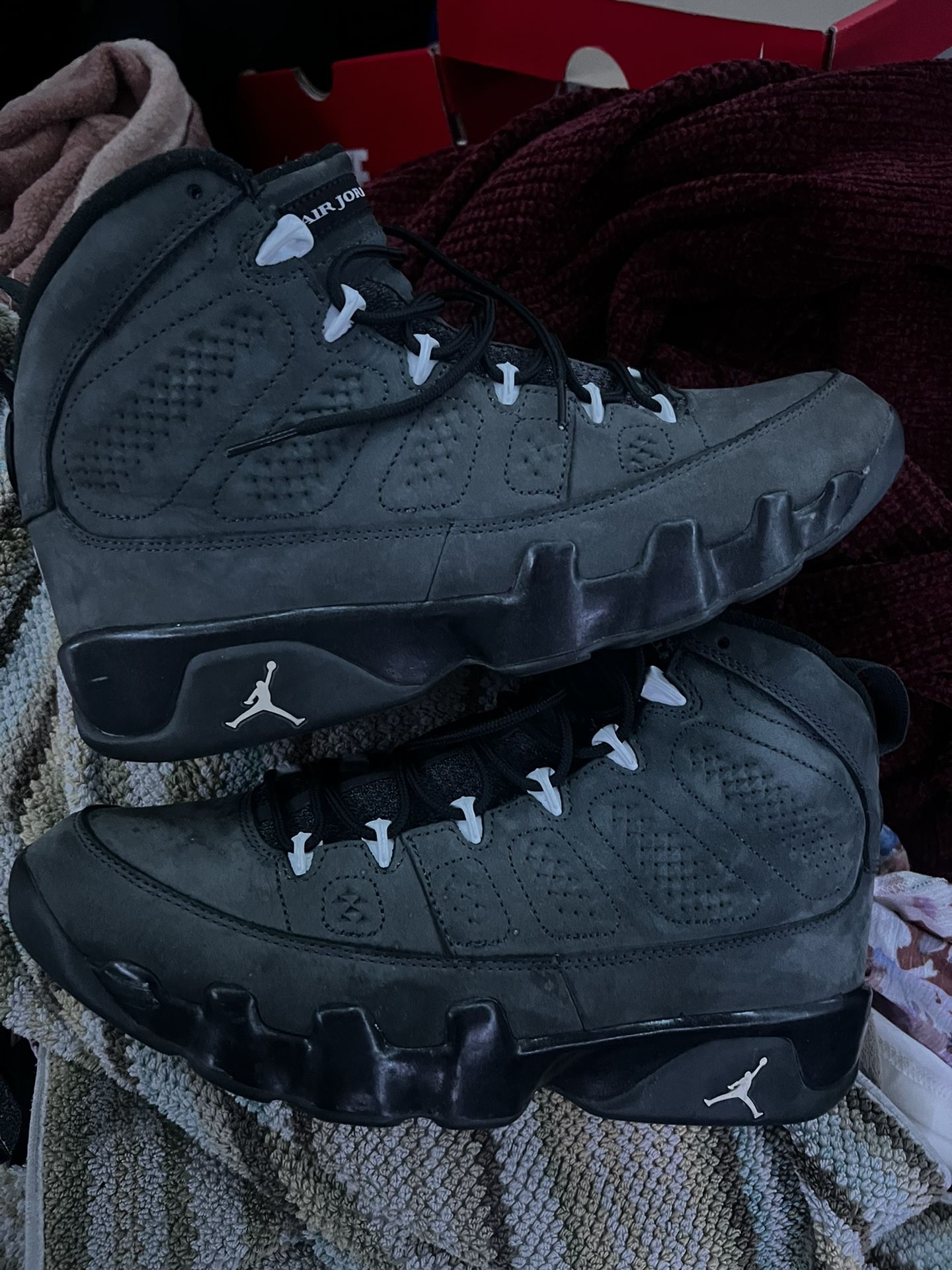 Anthracite 9’s