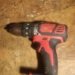 MILWAUKEE M18 HAMMER DRILL 