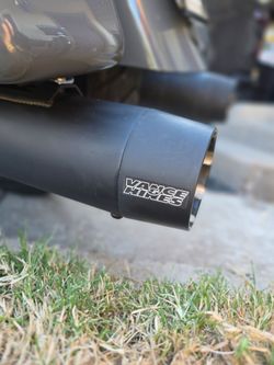 Vance & Hines Razorback Exhaust